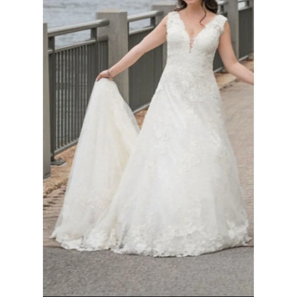 Pronovias Maggy Wedding Dress A Line Lace Bustle Size 4/6